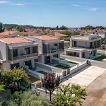 Sithoniars Avina Luxury Maisonette *
