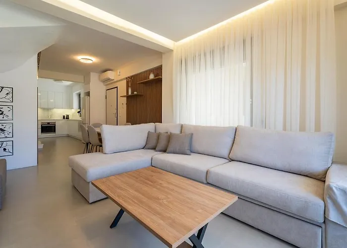 Sithoniars Avina Luxury Maisonette *