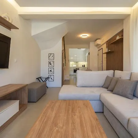 Sithoniars Avina Luxury Maisonette