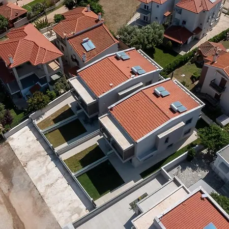 Sithoniars Avina Luxury Maisonette *