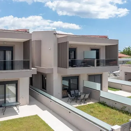 Sithoniars Avina Luxury Maisonette * ניקיטי