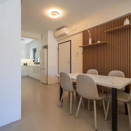 Sithoniars Avina Luxury Maisonette * ניקיטי
