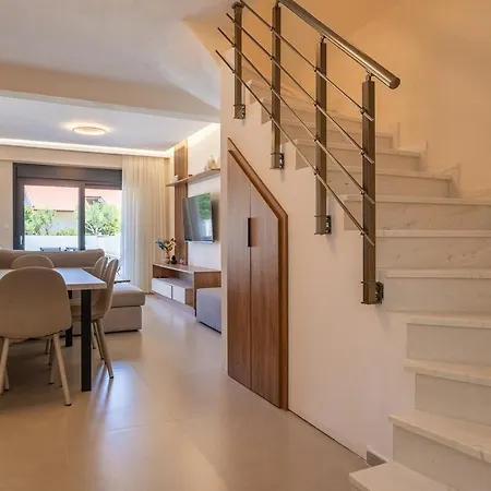 Sithoniars Avina Luxury Maisonette