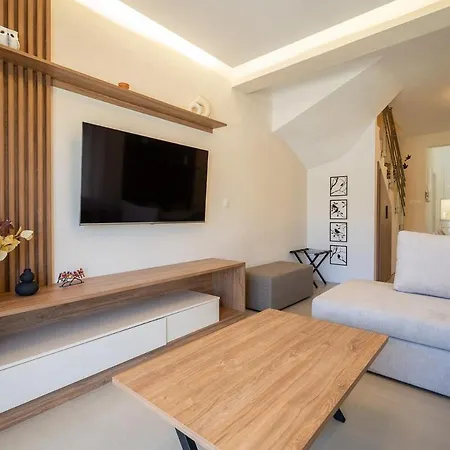 Sithoniars Avina Luxury Maisonette בית נופש ניקיטי