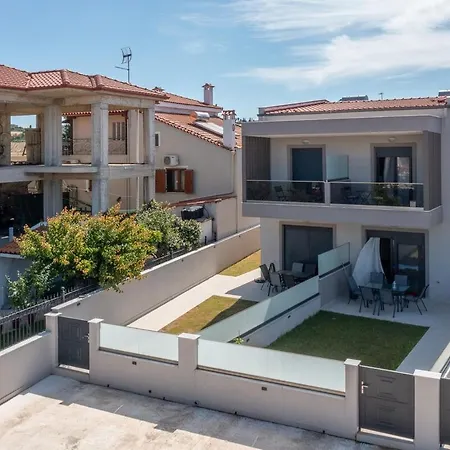 Sithoniars Avina Luxury Maisonette בית נופש